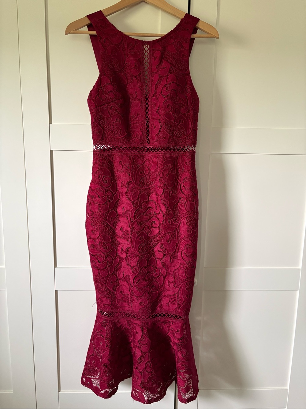 Sleeveless Burgundy Lace Midi Dress with Flared Hem